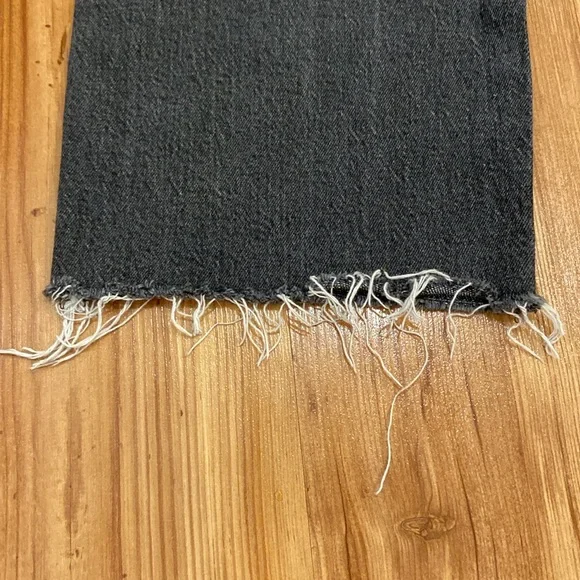 ♥️ HOST PICK ♥ LEVIS Premium Ribcage Straight 29W x 21L PETITE cropped high rise - Picture 11 of 11